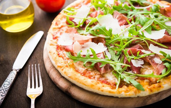Pizza a scelta, bibita media e caffè a Udine -51% di sconto