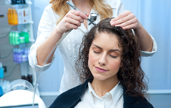 Trattamento OSSIGENO, ESAME TRICOLOGICO con microcamera e piega a Latisana -89% di sconto