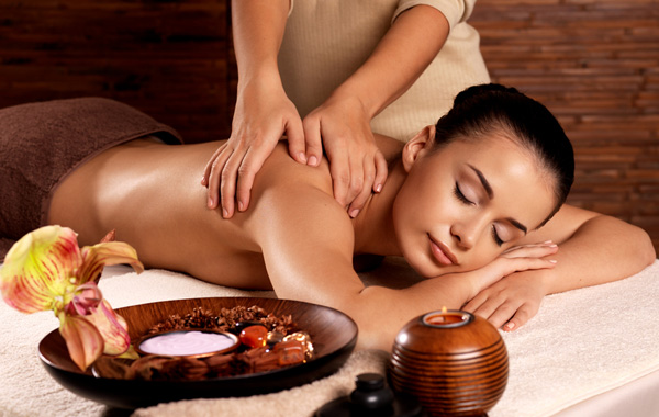 Massaggio decontratturante, ayurvedico o detossinante a Ronchi dei Legionari -52% di sconto