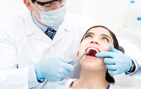 Visita, igiene dentale a ultrasuoni e smacchiamento a Chiopris-Viscone -42% di sconto