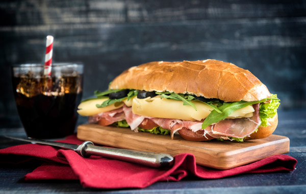 Menu PAUSA PRANZO per 2 persone con panino, tartina, bibita e caffè -45% di sconto