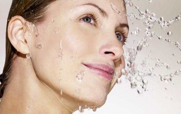 Pulizia viso con vaporizzazione ozono in Farmacia -50% di sconto