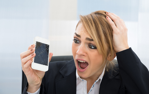 Riparazione VETRO + LCD iPhone 4/4S -44% di sconto