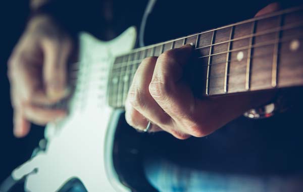 Corso di chitarra elettrica o classica: 4 lezioni private -70% di sconto