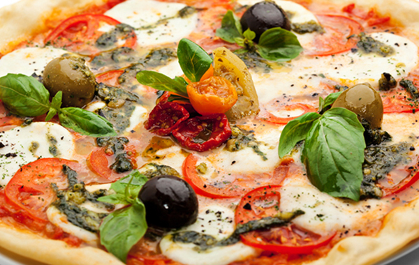 Menu pizza, bibita e caffè per 2 persone -40% di sconto