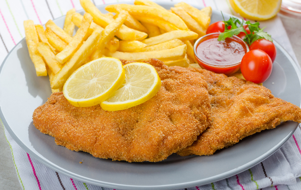 Maxi cotoletta con patate, bibita e caffè a VILLA MANIN -40% di sconto