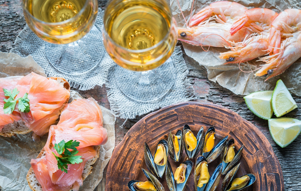 Aperitivo per 2 persone con PESCE Crudo e bottiglia di PROSECCO -43% di sconto