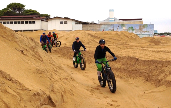 Pedalata di gruppo sulla spiaggia con FAT BIKE a noleggio - Sab 25 Mar -50% di sconto