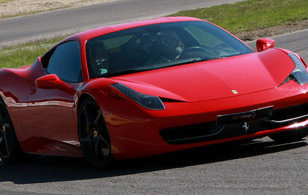 3 giri da pilota su Ferrari F458 o Lamborghini Hurácan a Precenicco -29% di sconto