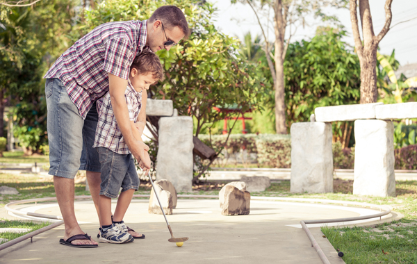 Ingresso al MINIGOLF per 2 adulti e 2 bambini -50% di sconto